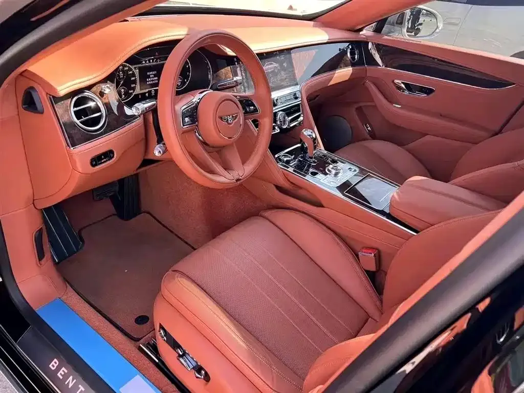 Bentley Flying Spur — фото 4