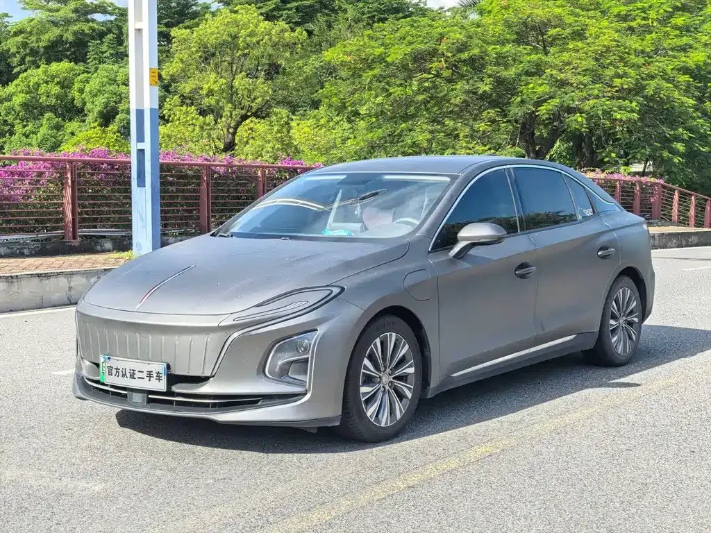 Hongqi E-QM5 — фото 1