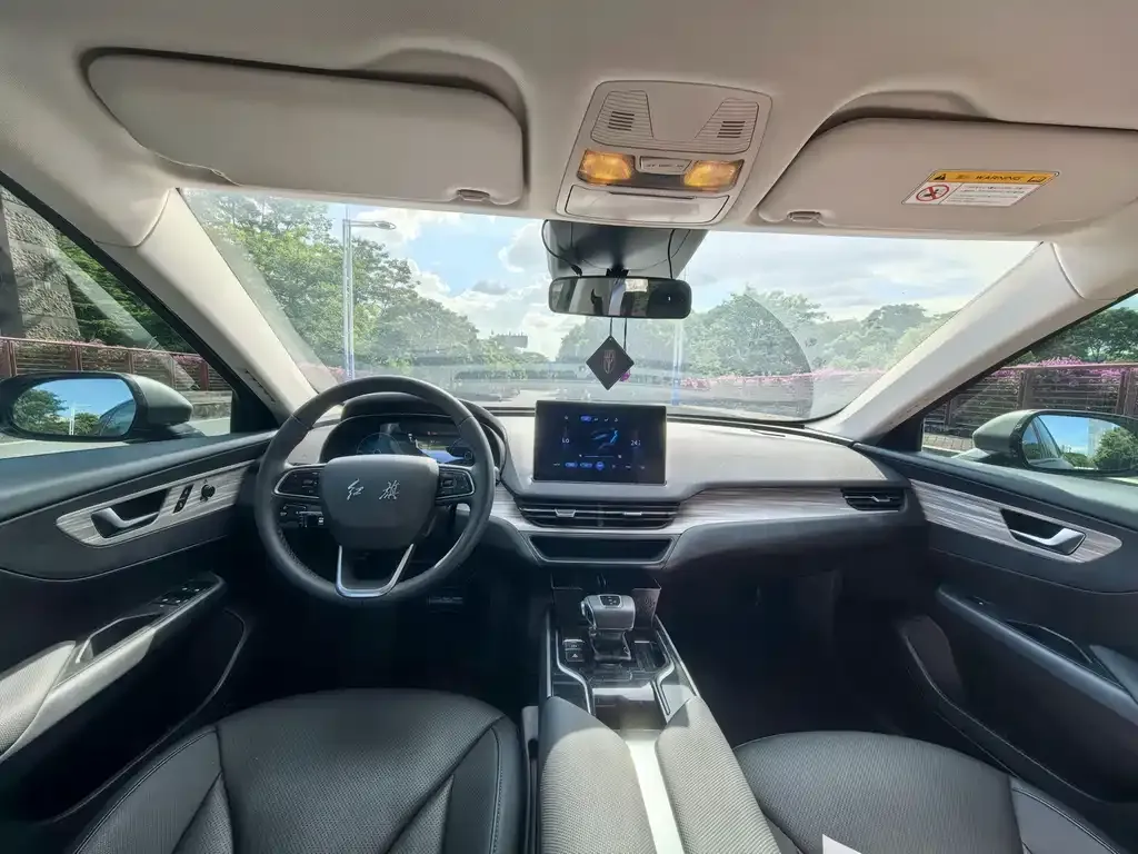 Hongqi E-QM5 — фото 3