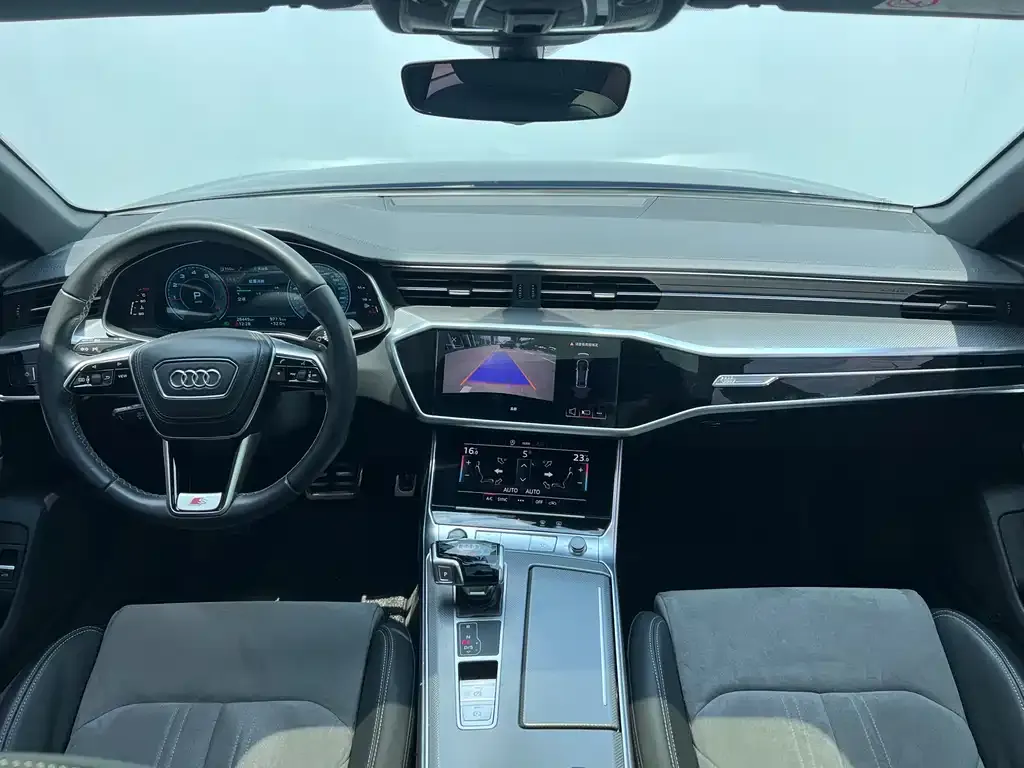 Audi A6L — фото 10