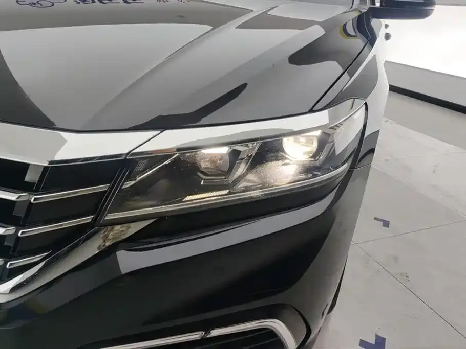Volkswagen Passat — фото 8