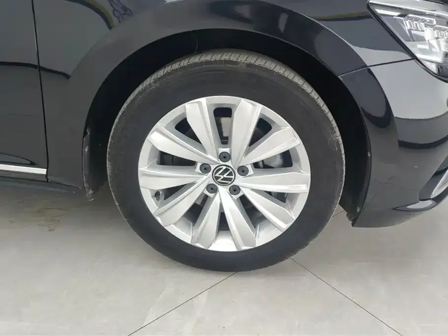 Volkswagen Passat — фото 7