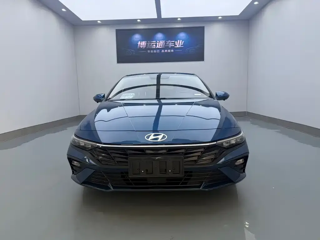 Hyundai Elantra — фото 3