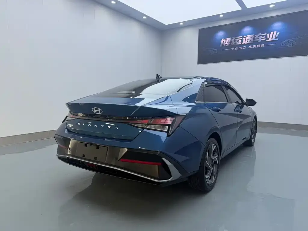 Hyundai Elantra — фото 4