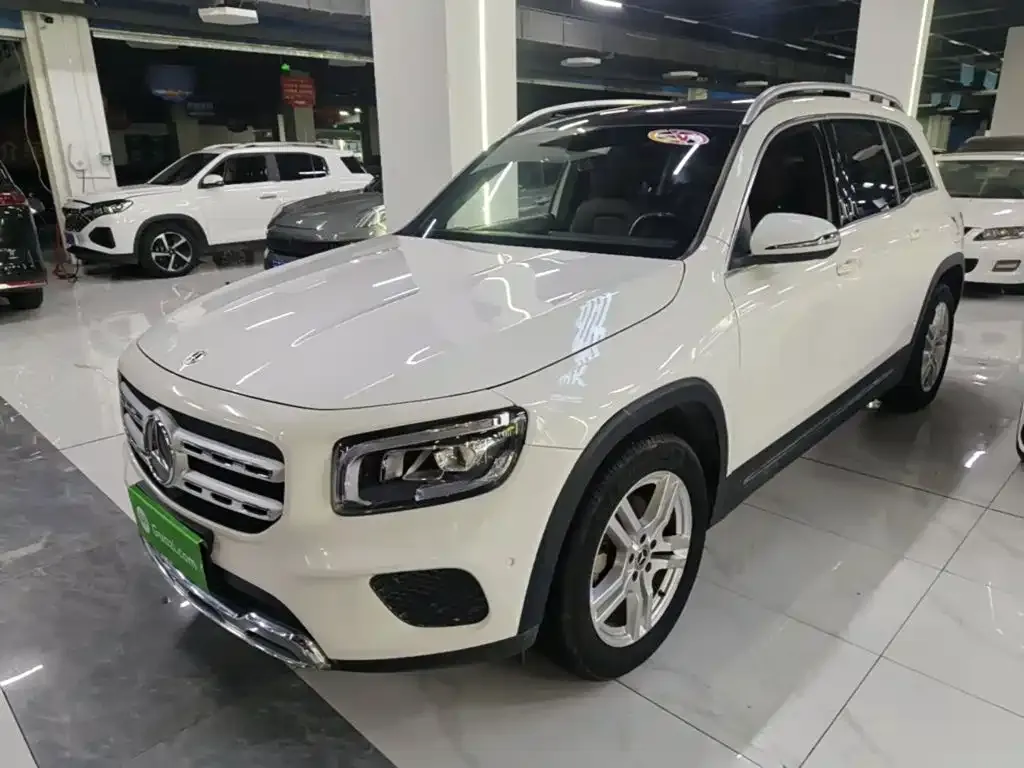 Mercedes-Benz GLB — фото 1
