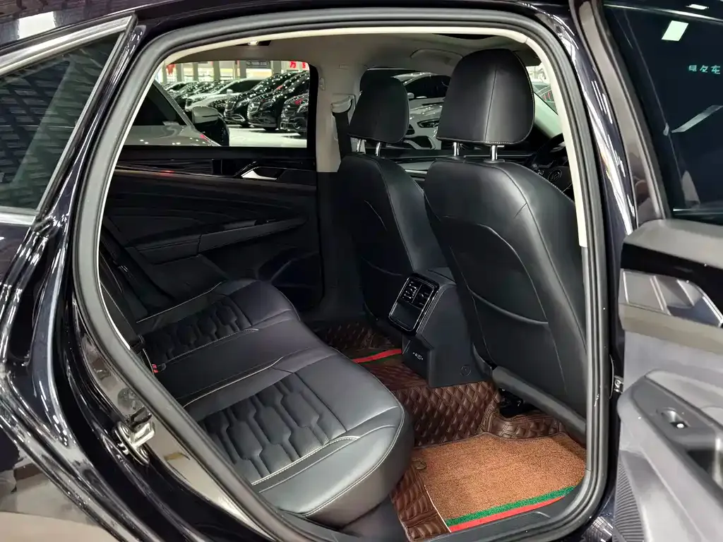Volkswagen Passat — фото 3