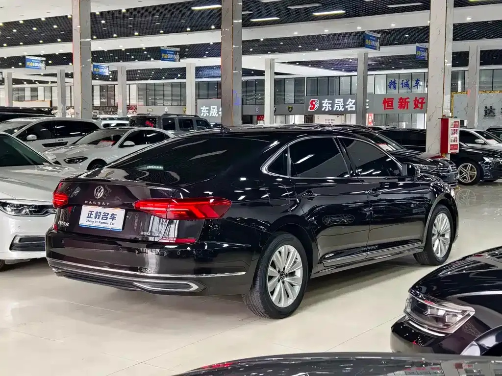 Volkswagen Passat — фото 7