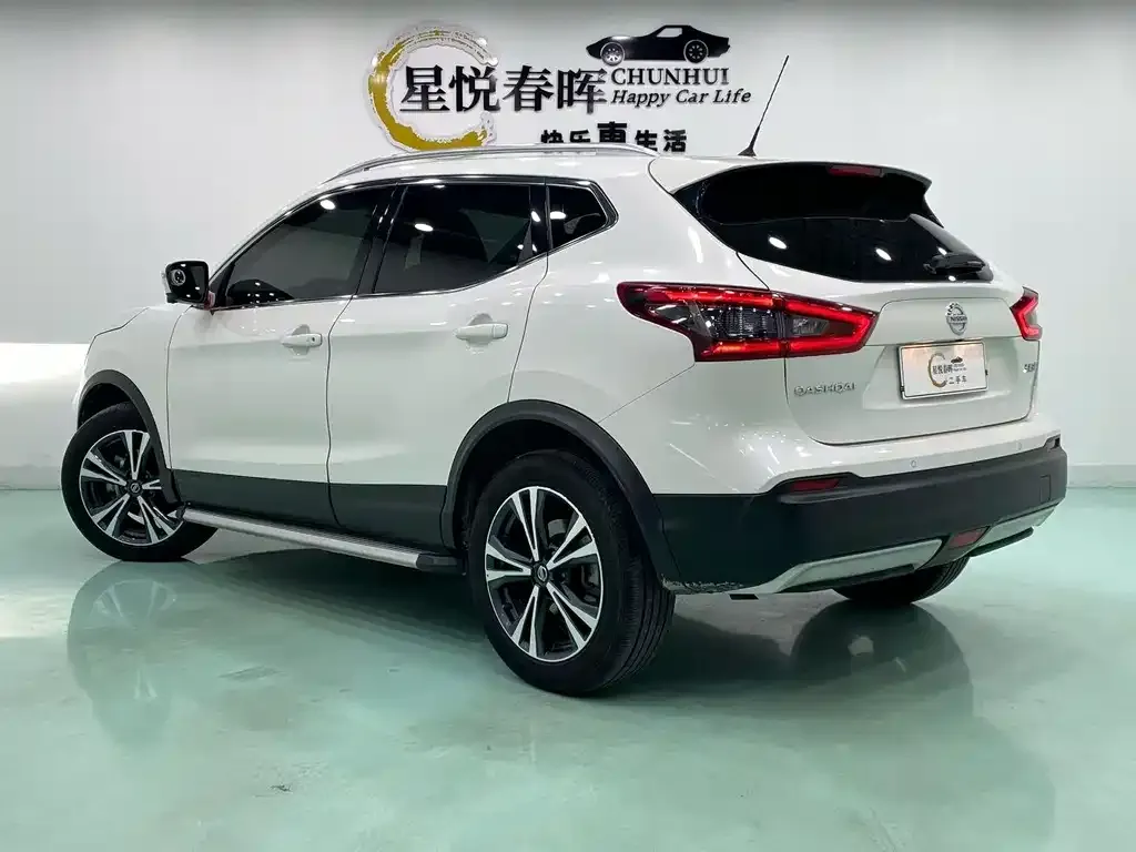 Nissan Qashqai — фото 8