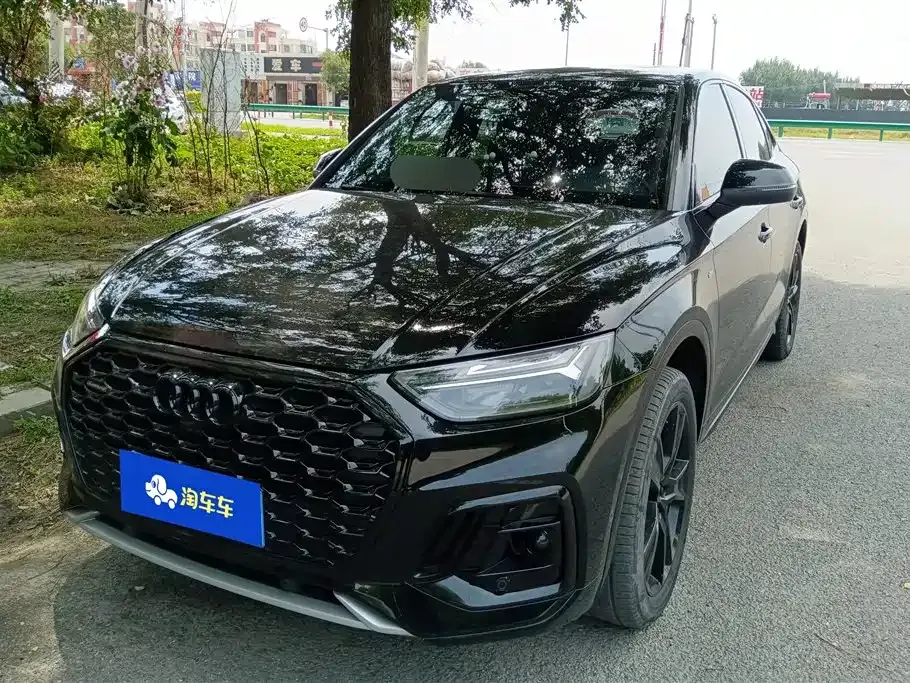 Audi Q5L Sportback — фото 1