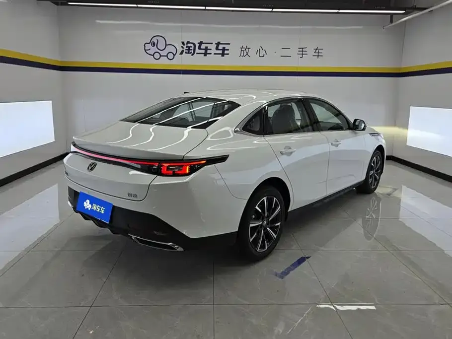 Changan Eado — фото 2