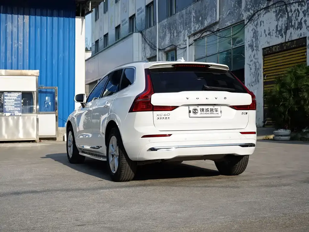 Volvo XC60 — фото 4