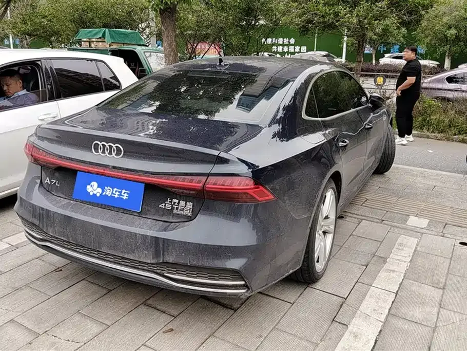 Audi A7L — фото 10