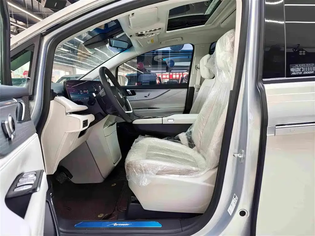 Buick GL8 Hybrid — фото 4