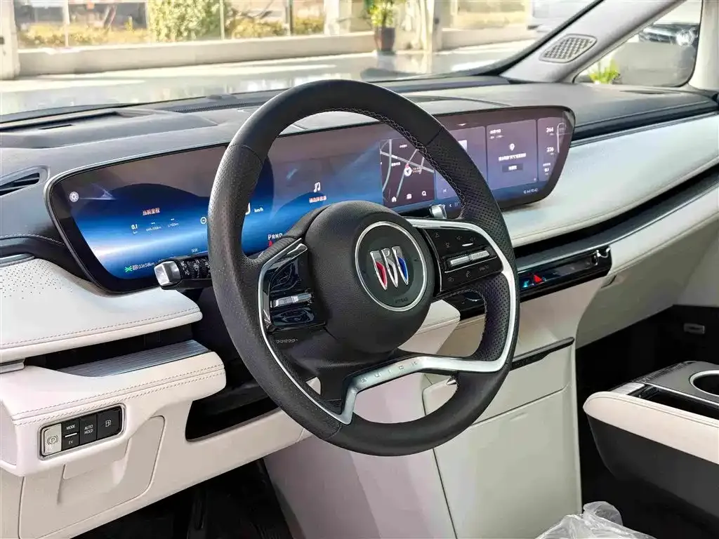 Buick GL8 Hybrid — фото 3