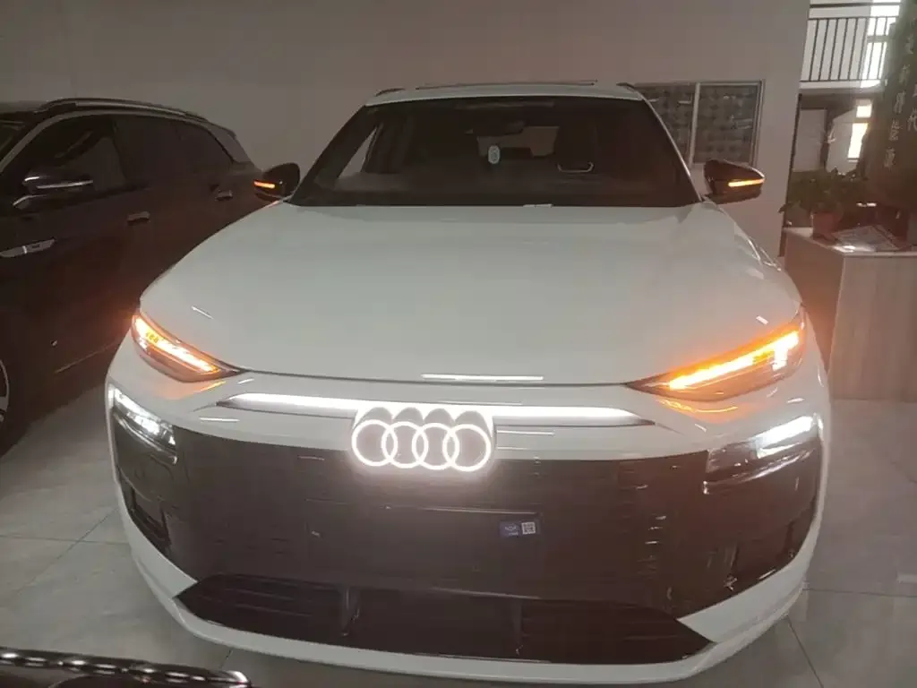 Audi Q6L e-tron — фото 3
