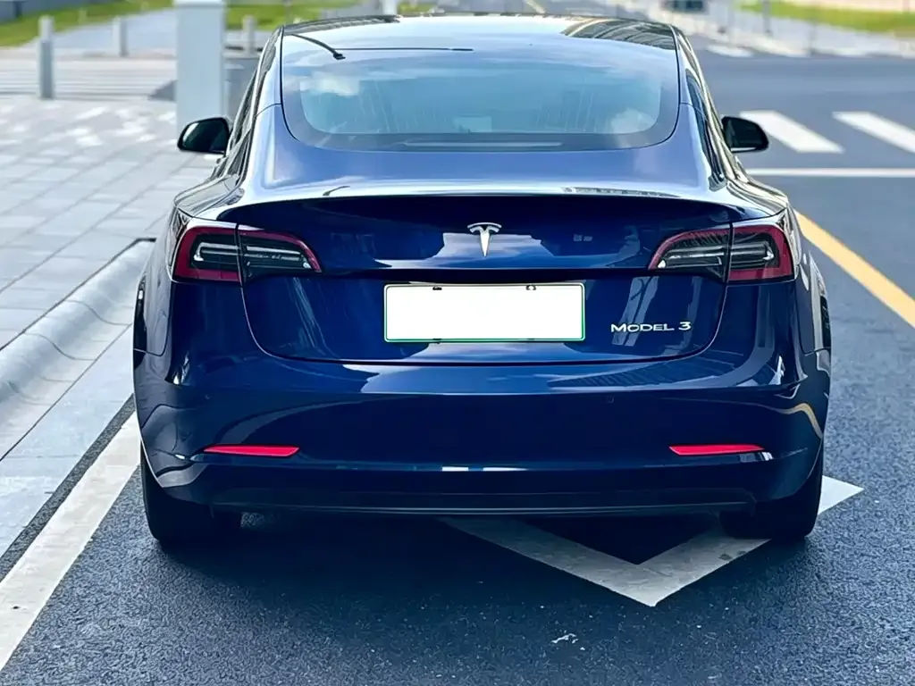 Tesla Model 3 — фото 2