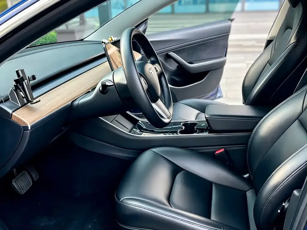 Tesla Model 3 — фото 6