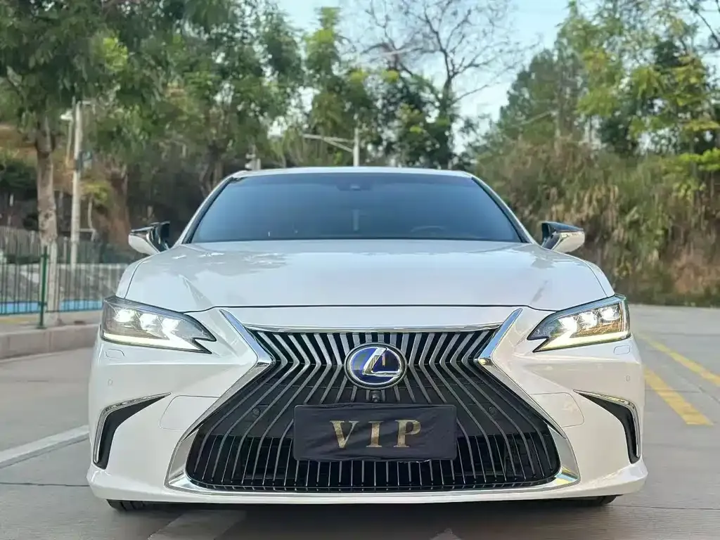 Lexus ES — фото 6