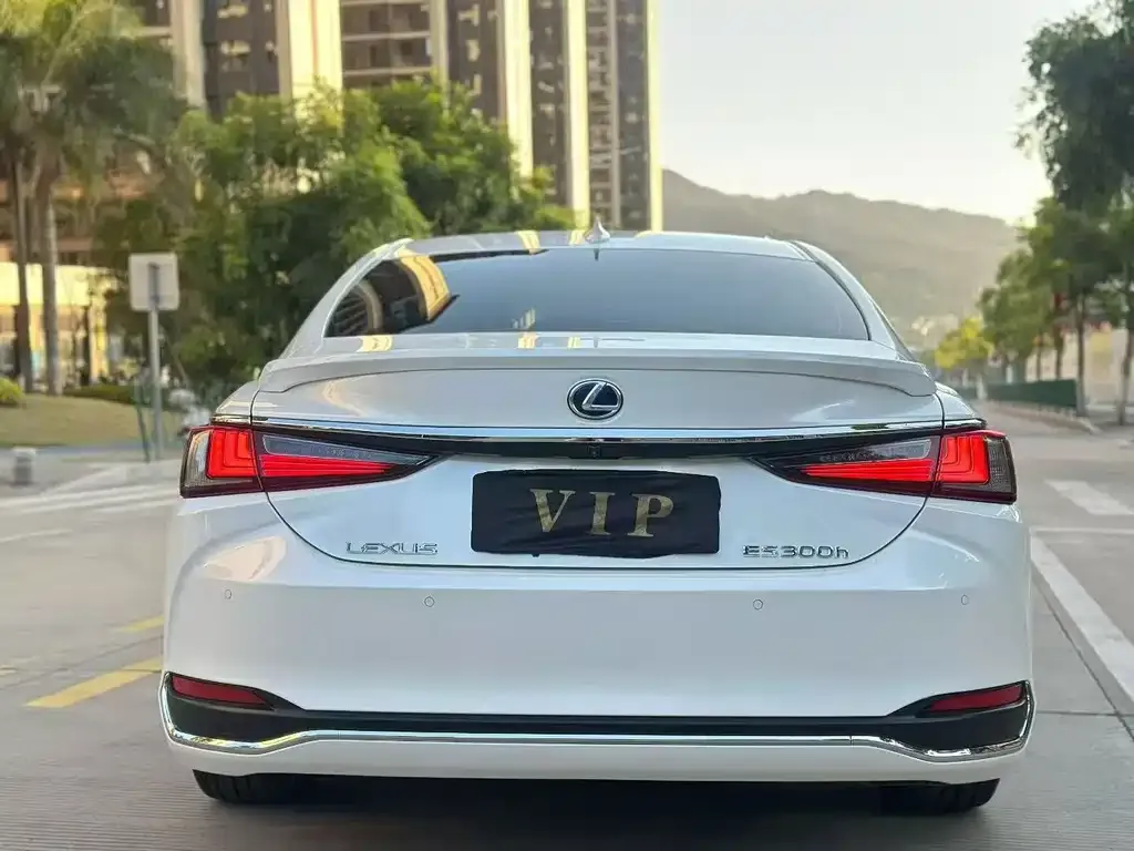Lexus ES — фото 4