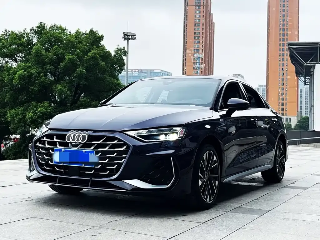 Audi A3 — фото 1