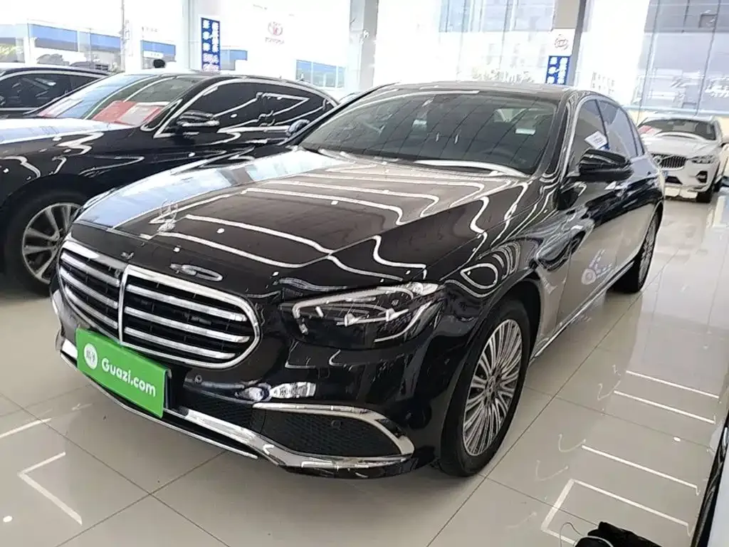 Mercedes-Benz E-Class — фото 1