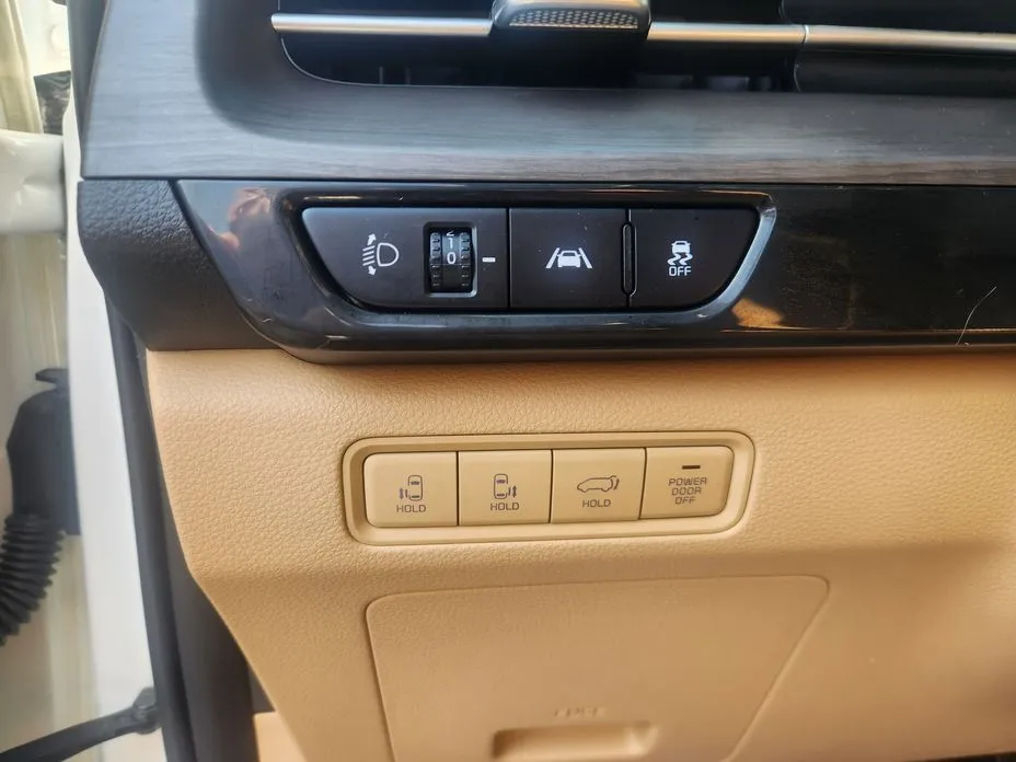 Kia Carnival — фото 4