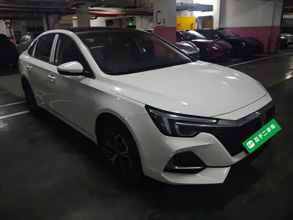 Roewe i6 MAX New Energy — фото 7