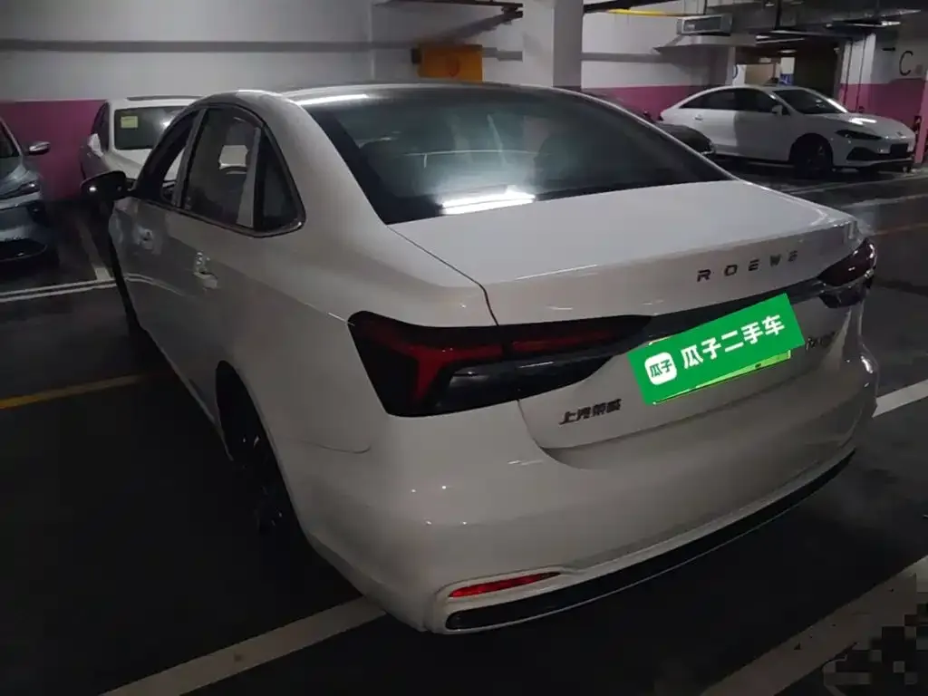 Roewe i6 MAX New Energy — фото 3