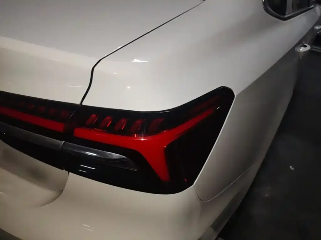 Roewe i6 MAX New Energy — фото 4