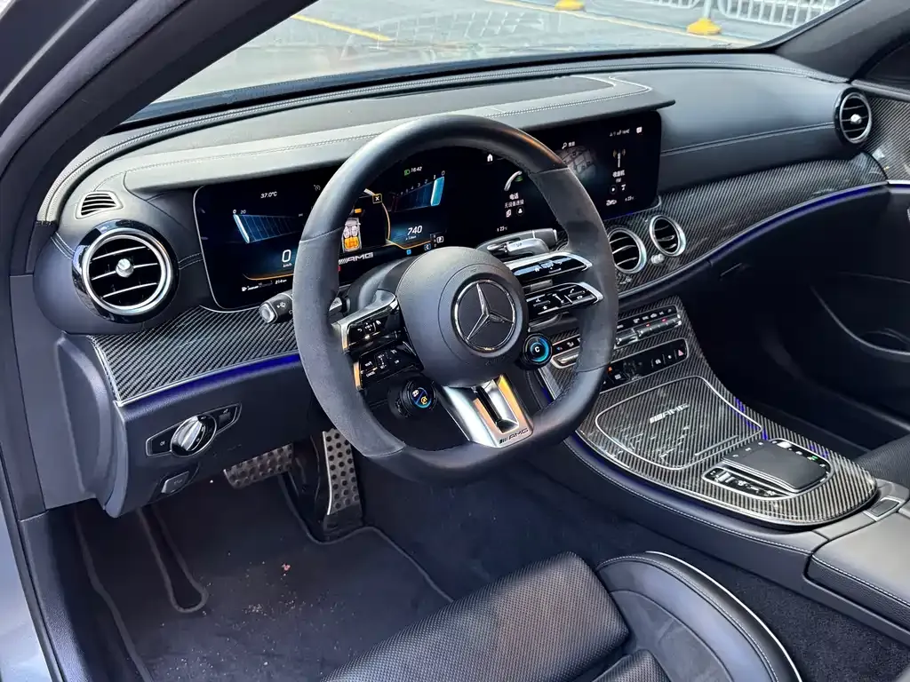 Mercedes-Benz E-Class AMG — фото 5