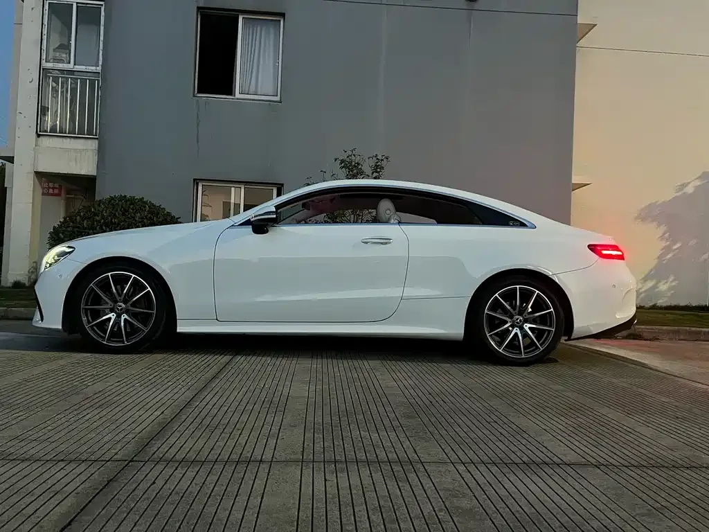 Mercedes-Benz E-Class (Import) — фото 5