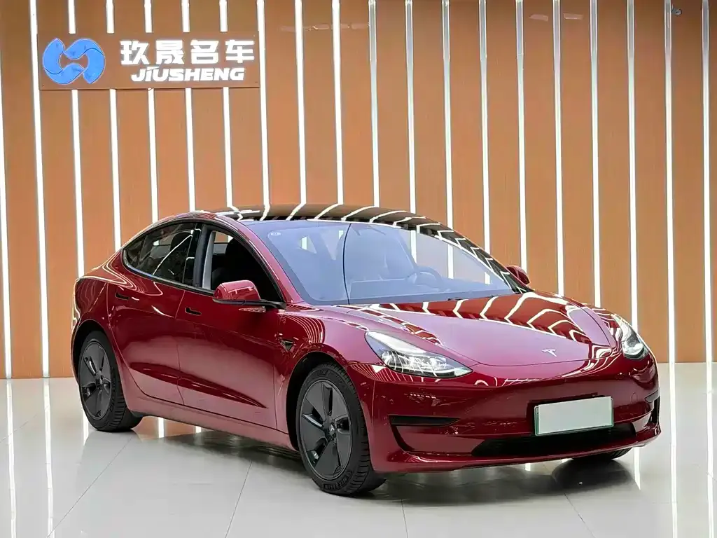 Tesla Model 3 — фото 3