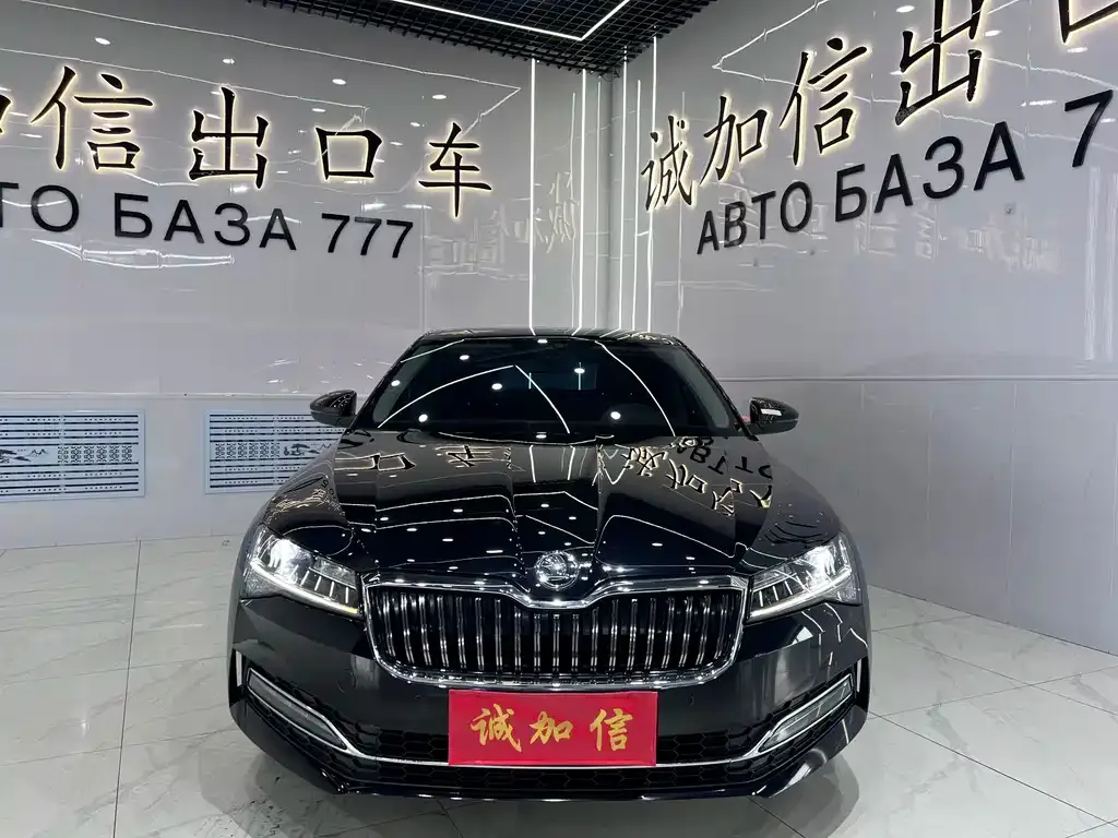 Skoda Superb — фото 2