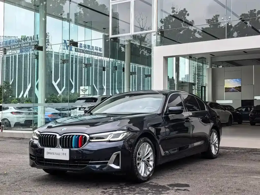 BMW 5 Series — фото 1