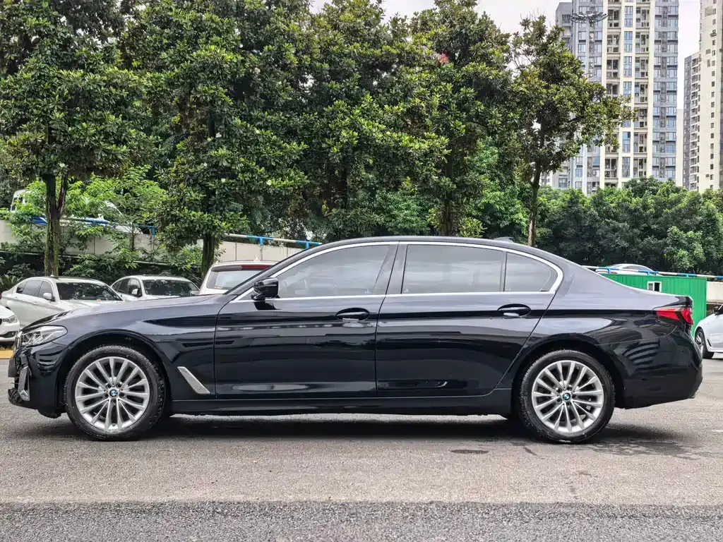 BMW 5 Series — фото 10