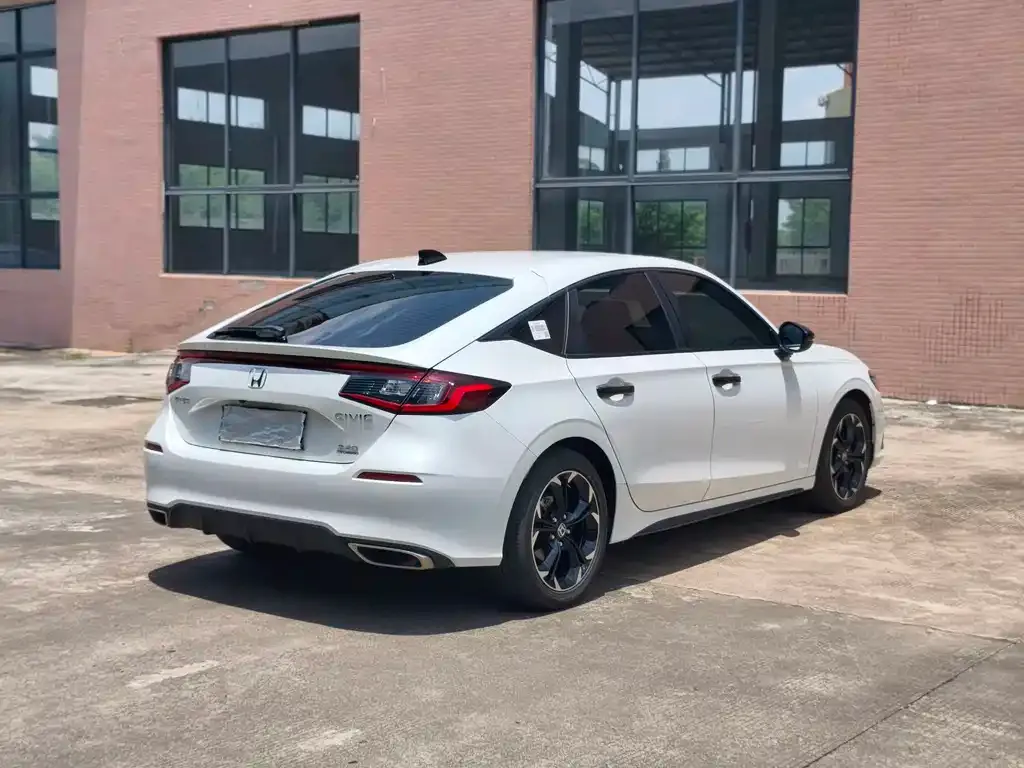 Honda Civic — фото 10