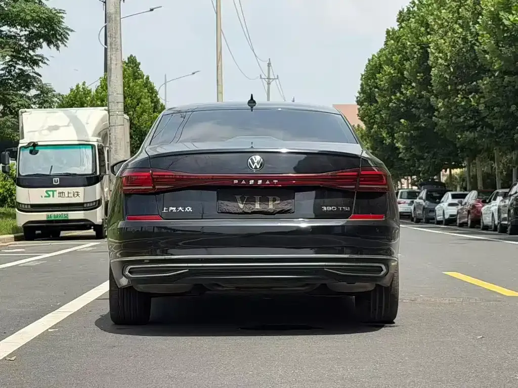 Volkswagen Passat — фото 5