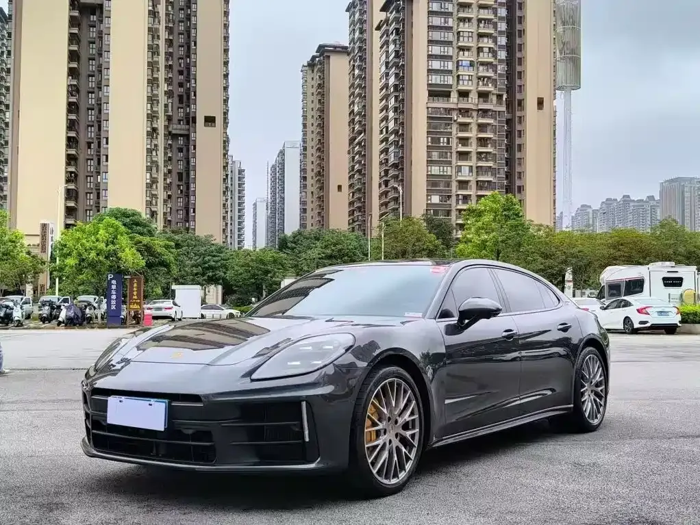 Porsche Panamera — фото 1