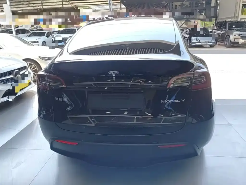 Tesla Model Y — фото 5