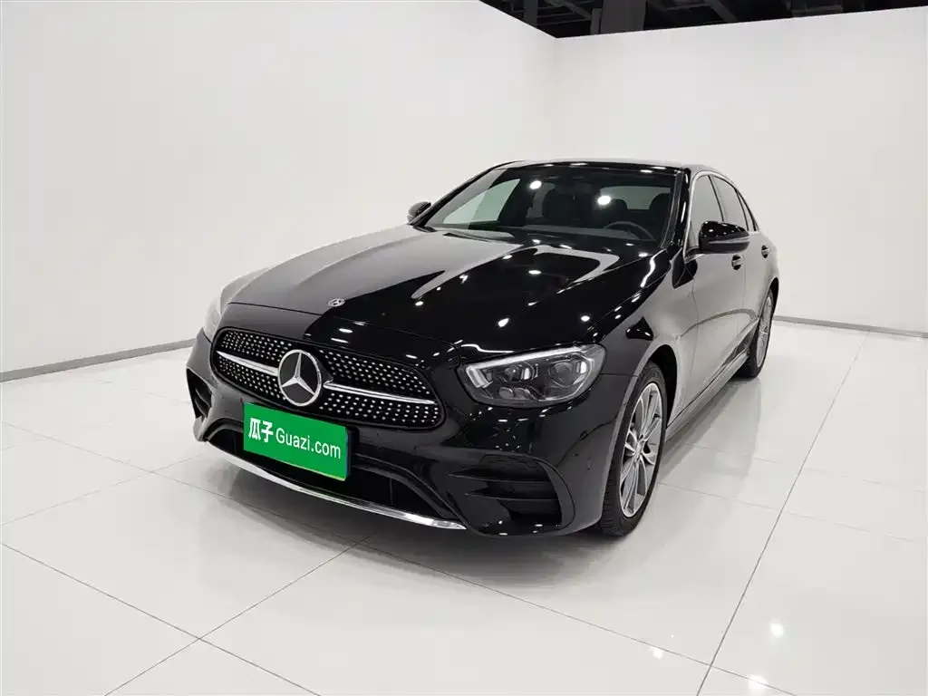 Mercedes-Benz E-Class — фото 1