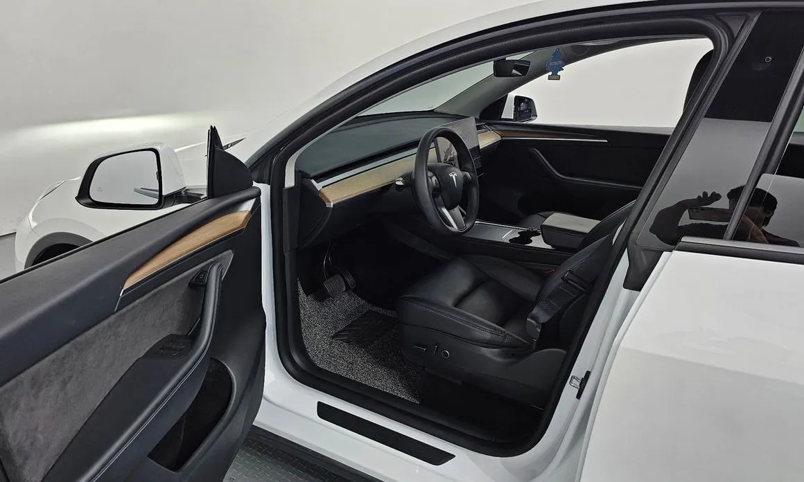 Tesla Model Y — фото 9