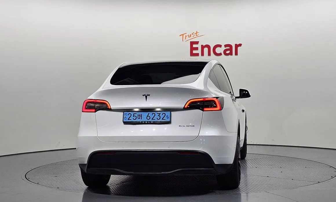 Tesla Model Y — фото 2