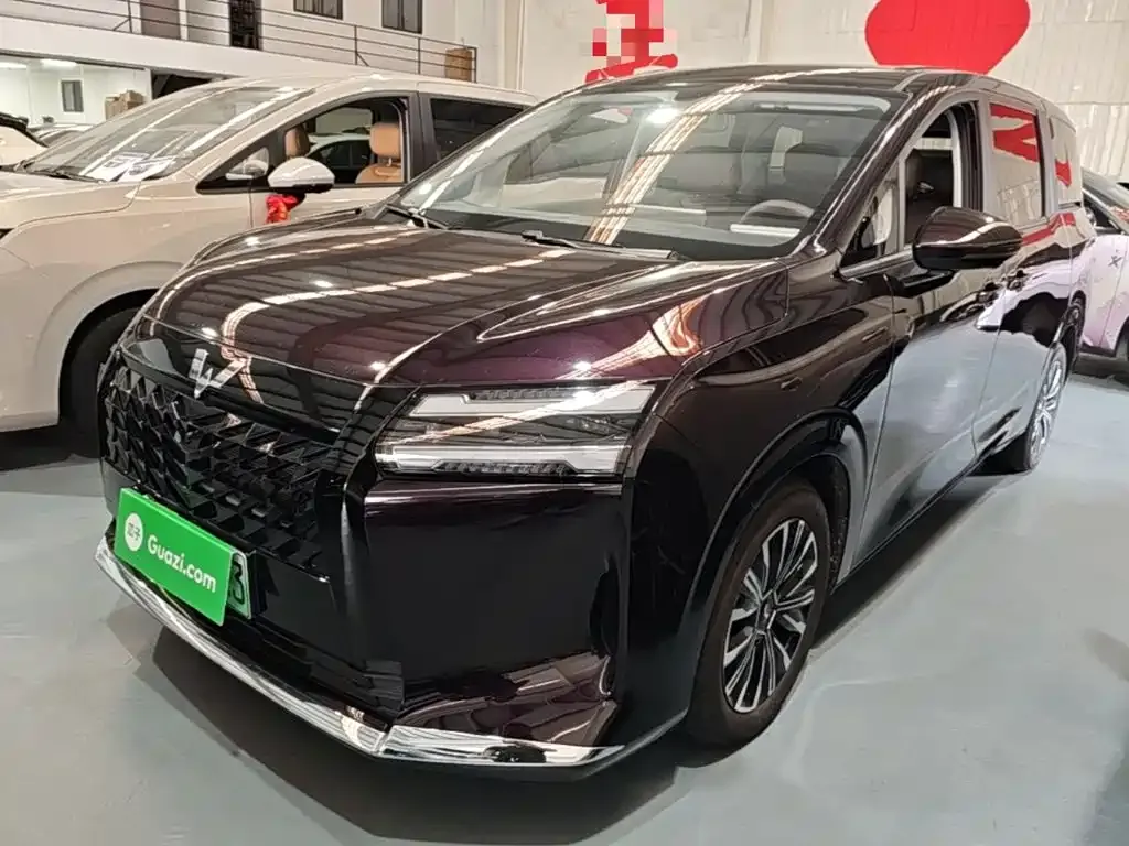 Wuling Starlight 730 New Energy — фото 1