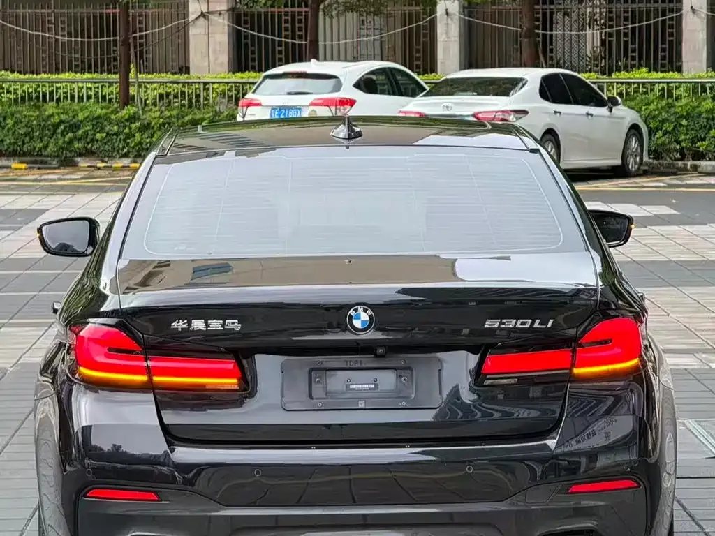 BMW 5 Series — фото 4
