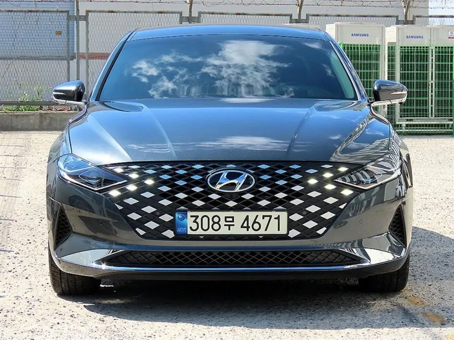 Hyundai Grandeur — фото 1