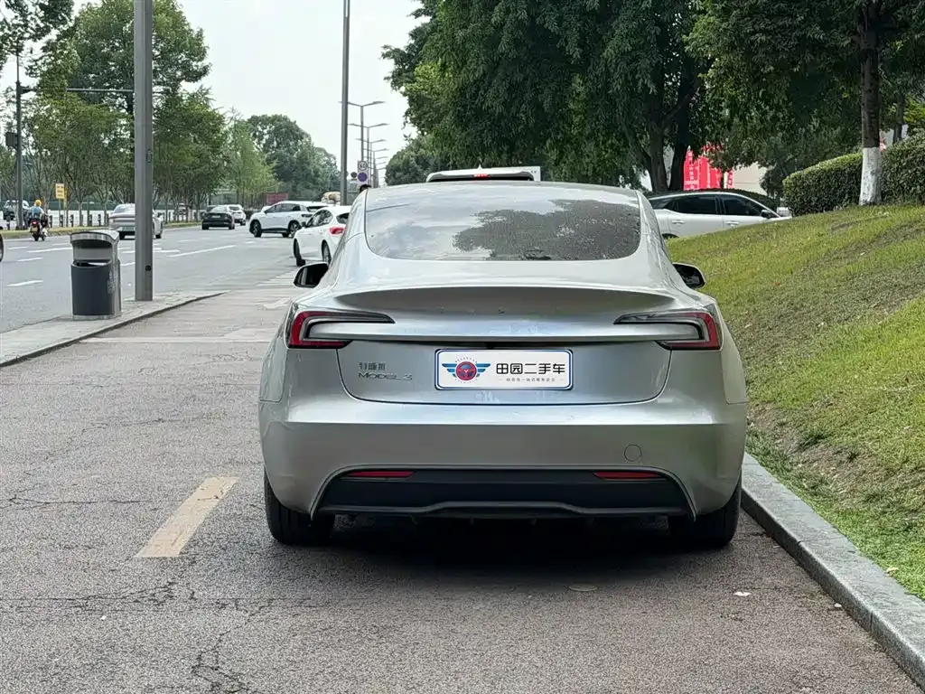 Tesla Model 3 — фото 9