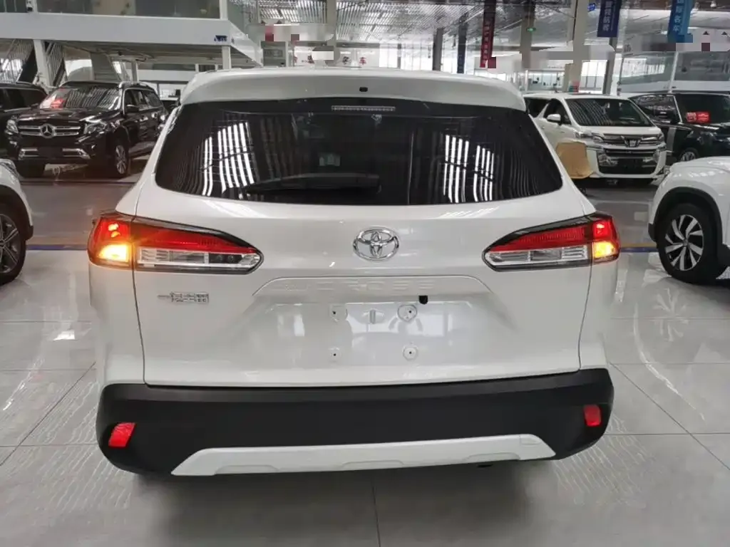 Toyota Corolla Cross — фото 8