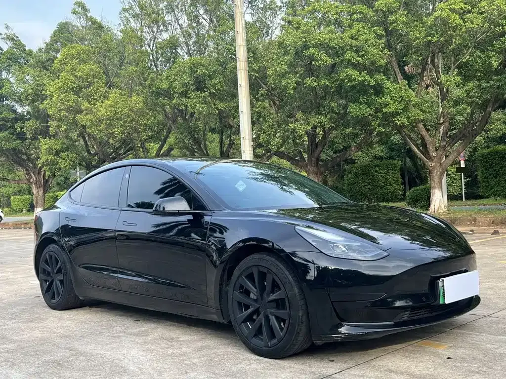 Tesla Model 3 — фото 9
