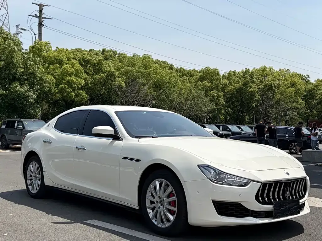 Maserati Ghibli — фото 10