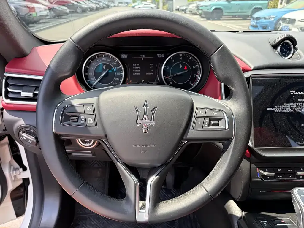 Maserati Ghibli — фото 9